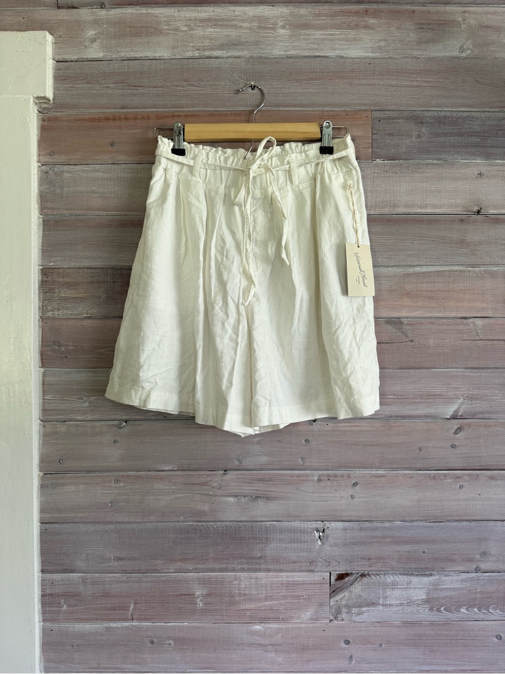 Universal Thread cream linen pleated shorts size xs nwt